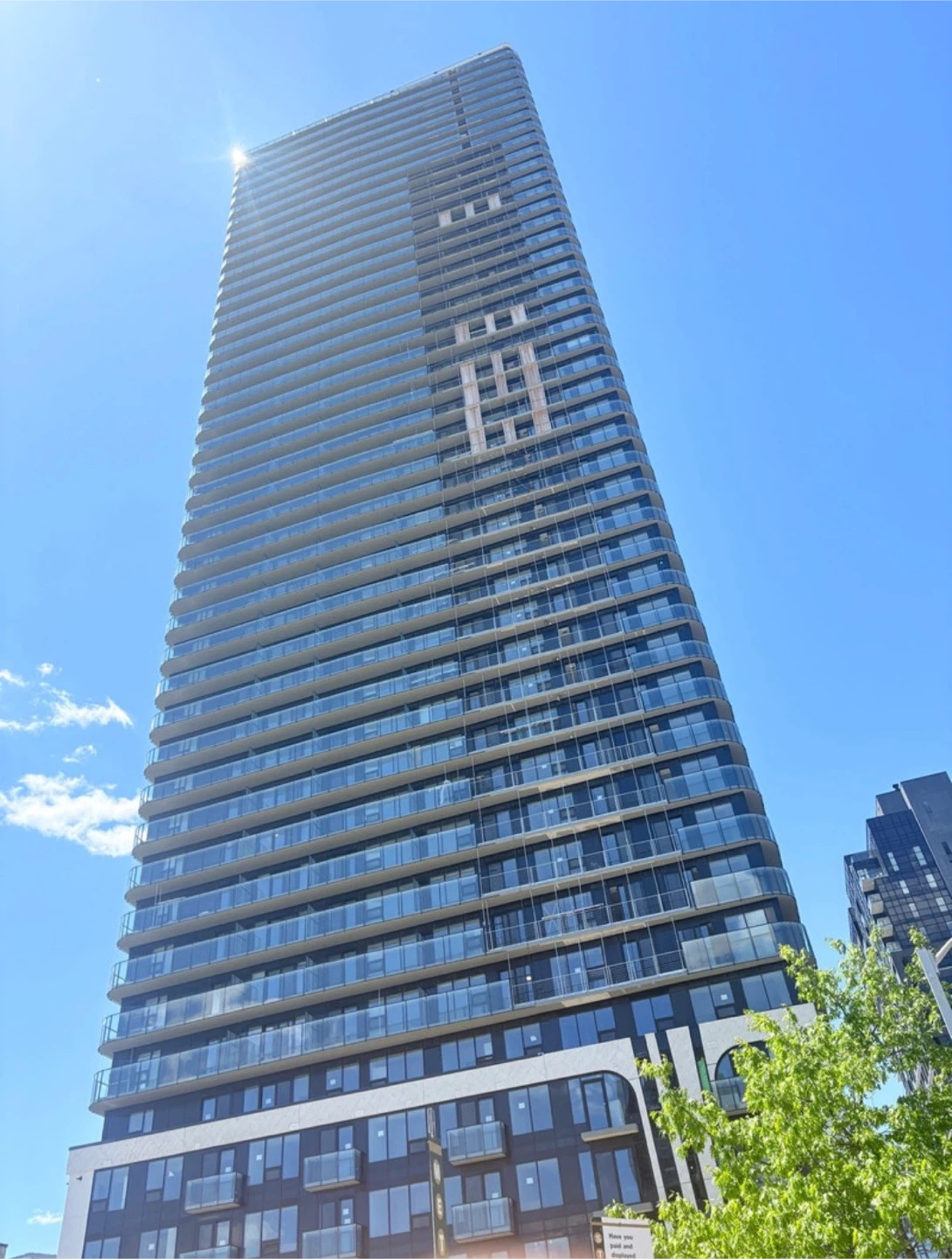 1BR+ Parking + Locker - photo 3