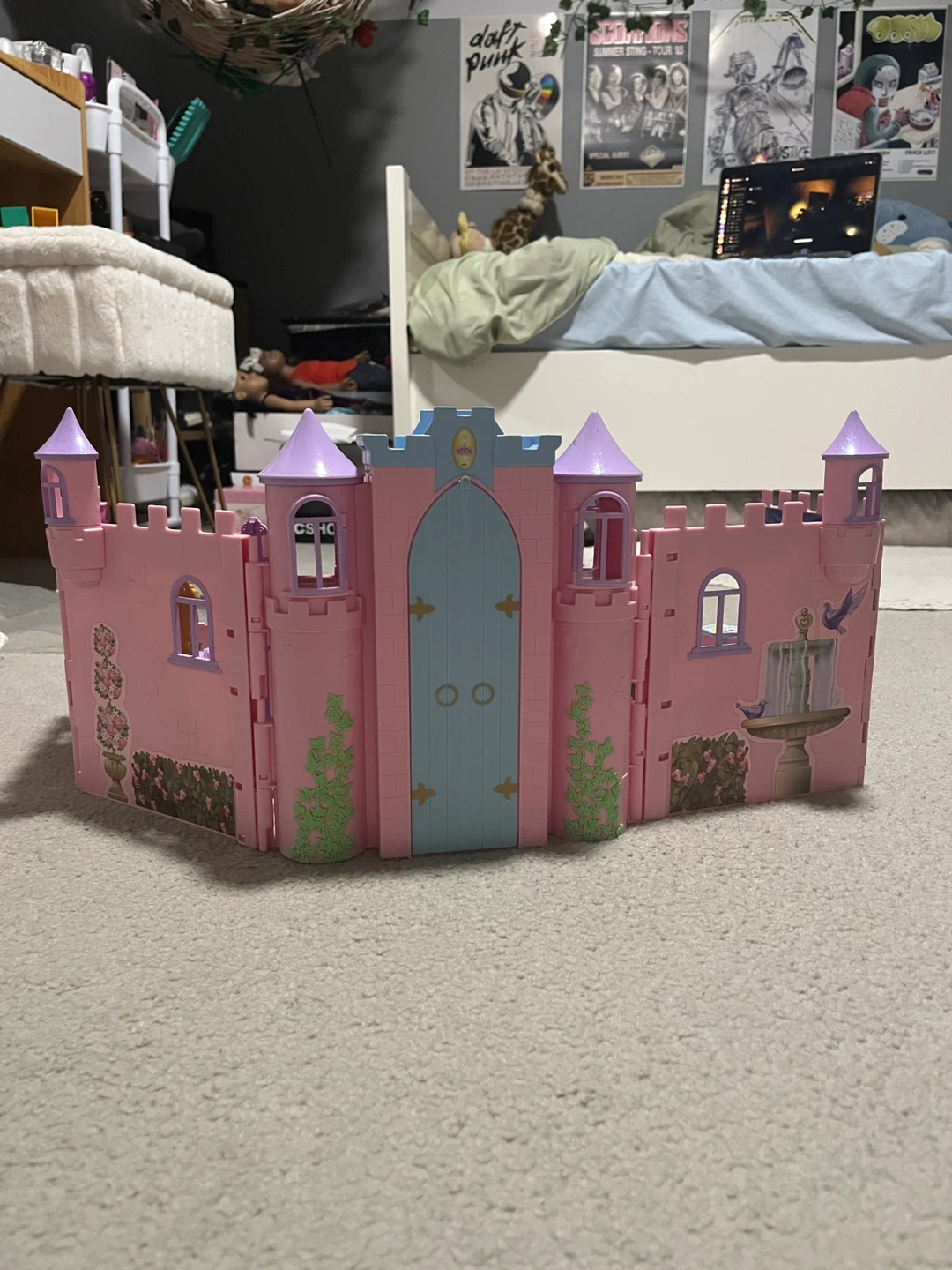 Barbie Fold-Out Princess Castle Playset - photo 2