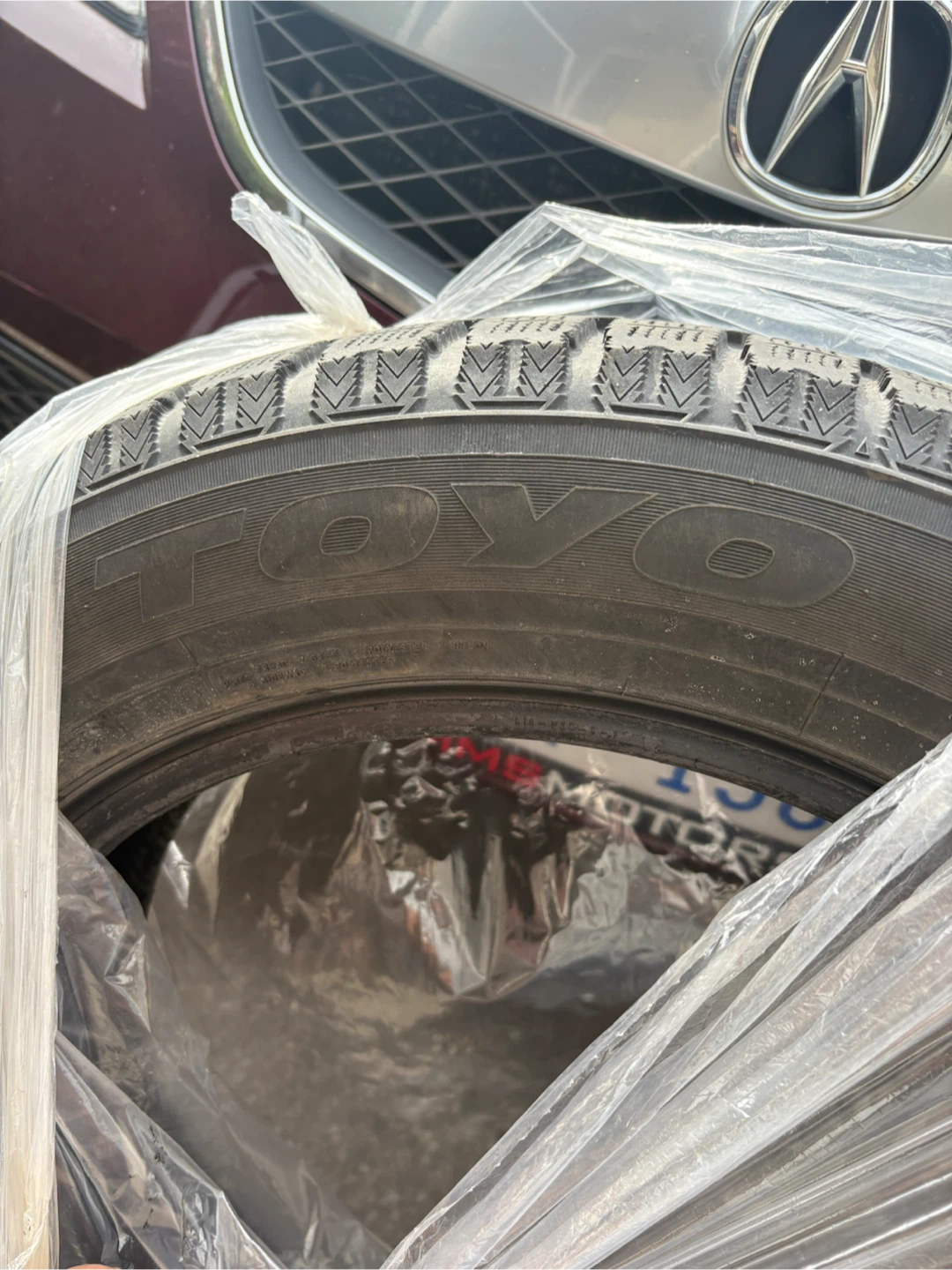 Set of 3 Toyo Observe GSi-5 Winter Tires 235/60R18 - photo 2