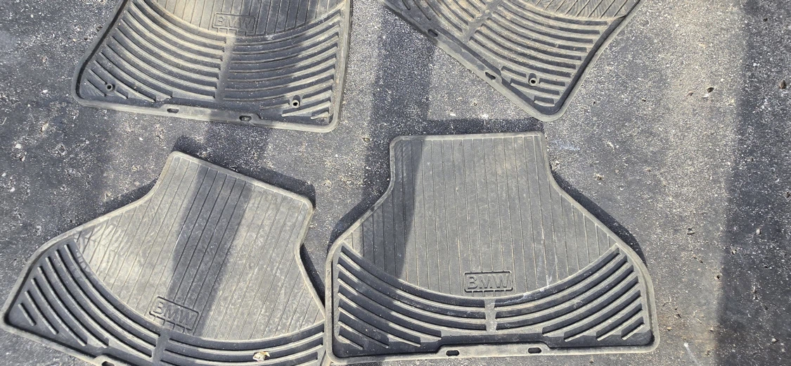 Set of 4 OEM BMW X5 Rubber Floor Mats - photo 2