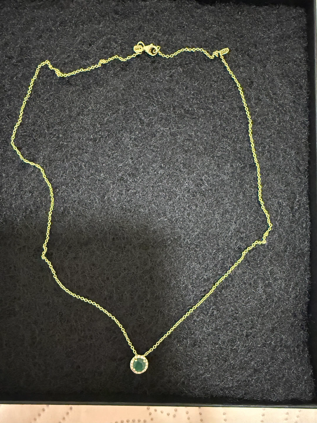 Effy 14 K gold chain with emerald and diamond pendant