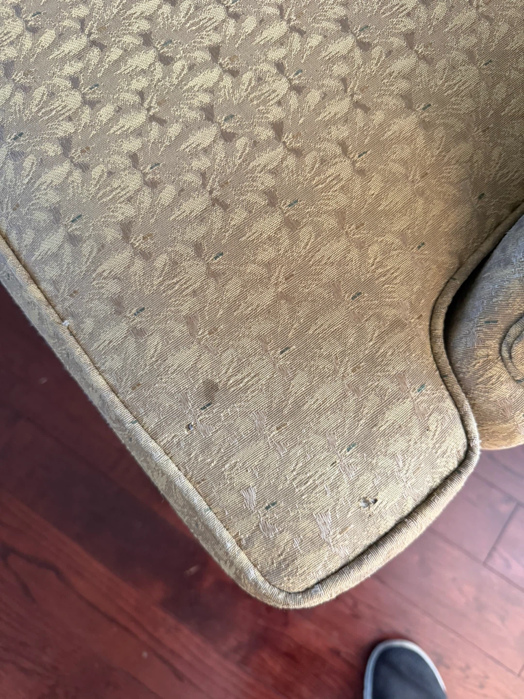Traditional Beige Wingback Armchair - photo 2