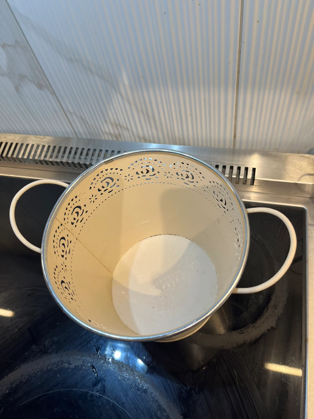 Cream decorative metal bucket - photo 2