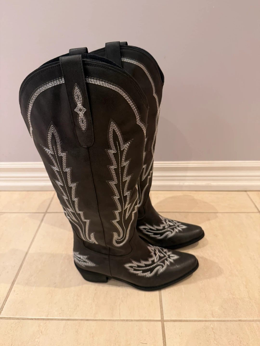 Black and white embroidered cowboy boots