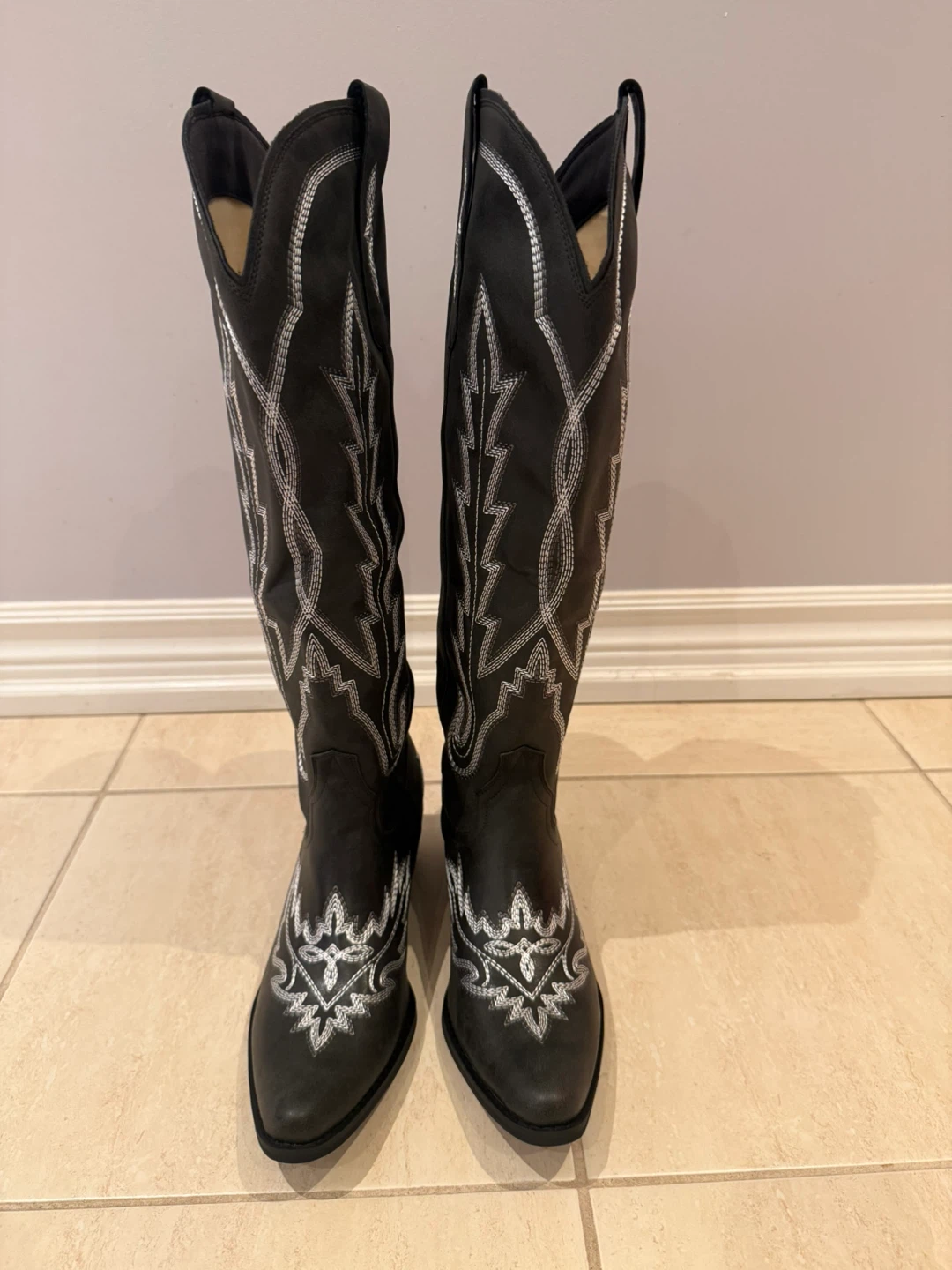 Black and white embroidered cowboy boots - photo 2