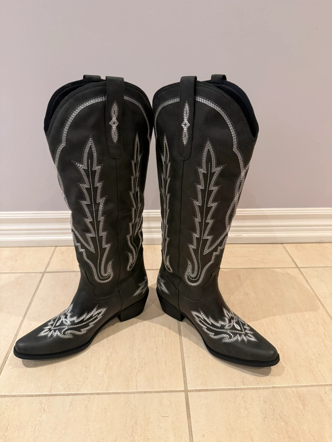 Black and white embroidered cowboy boots - photo 3