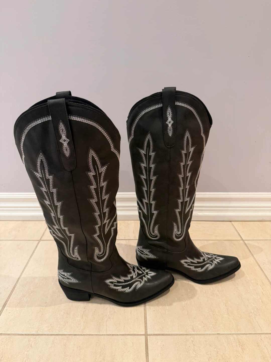 Black and white embroidered cowboy boots - photo 4