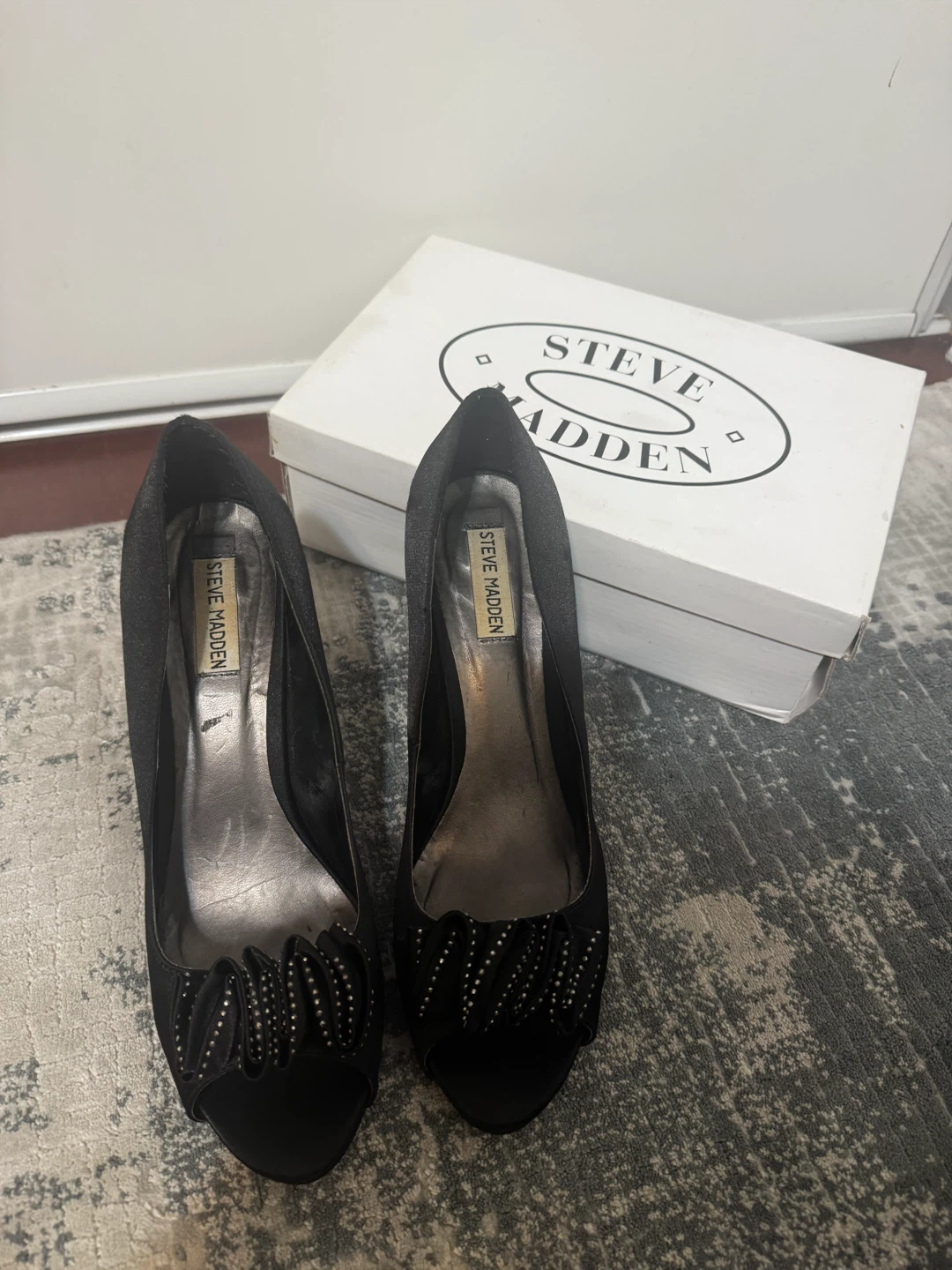 Steve Madden Black Satin Peep Toe Heels - photo 2