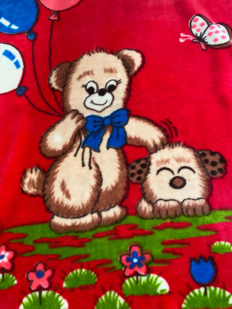 Red Teddy Bear Pattern Fleece Throw Blanket - photo 2