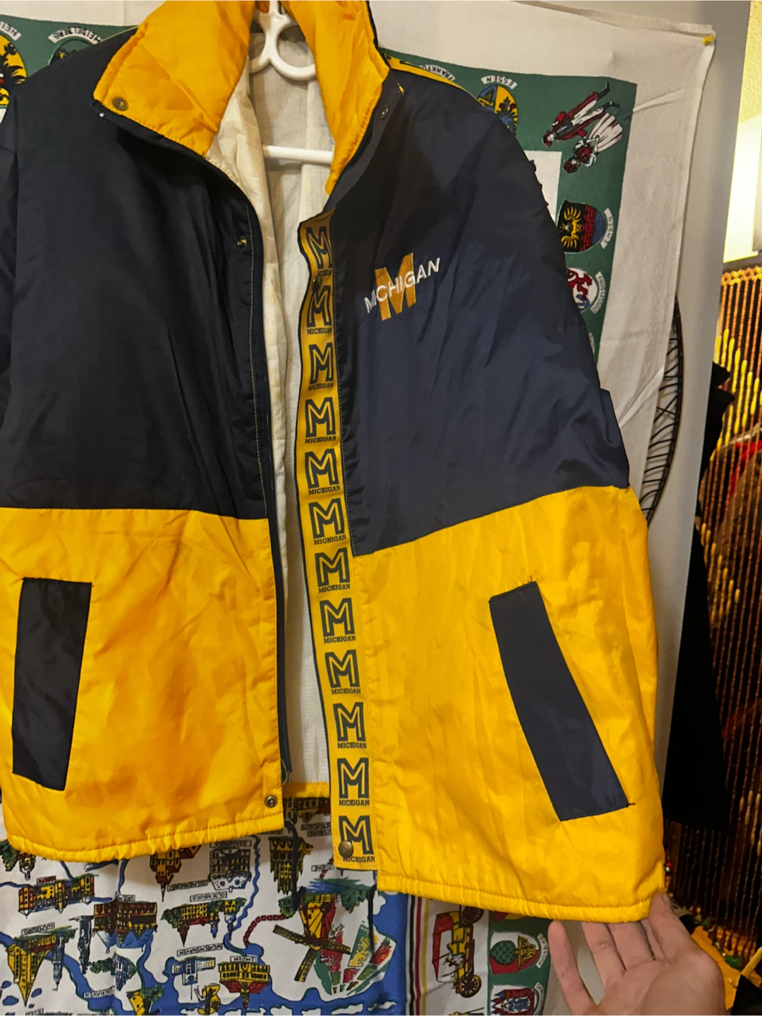 90s Michigan Wolverines Puffer Jacket Made in England - photo 4