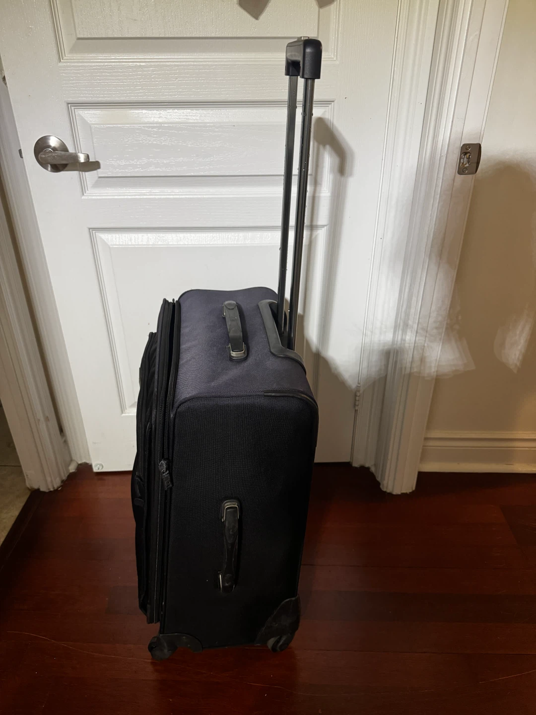 Swiss Gear Black Rolling Suitcase - photo 3