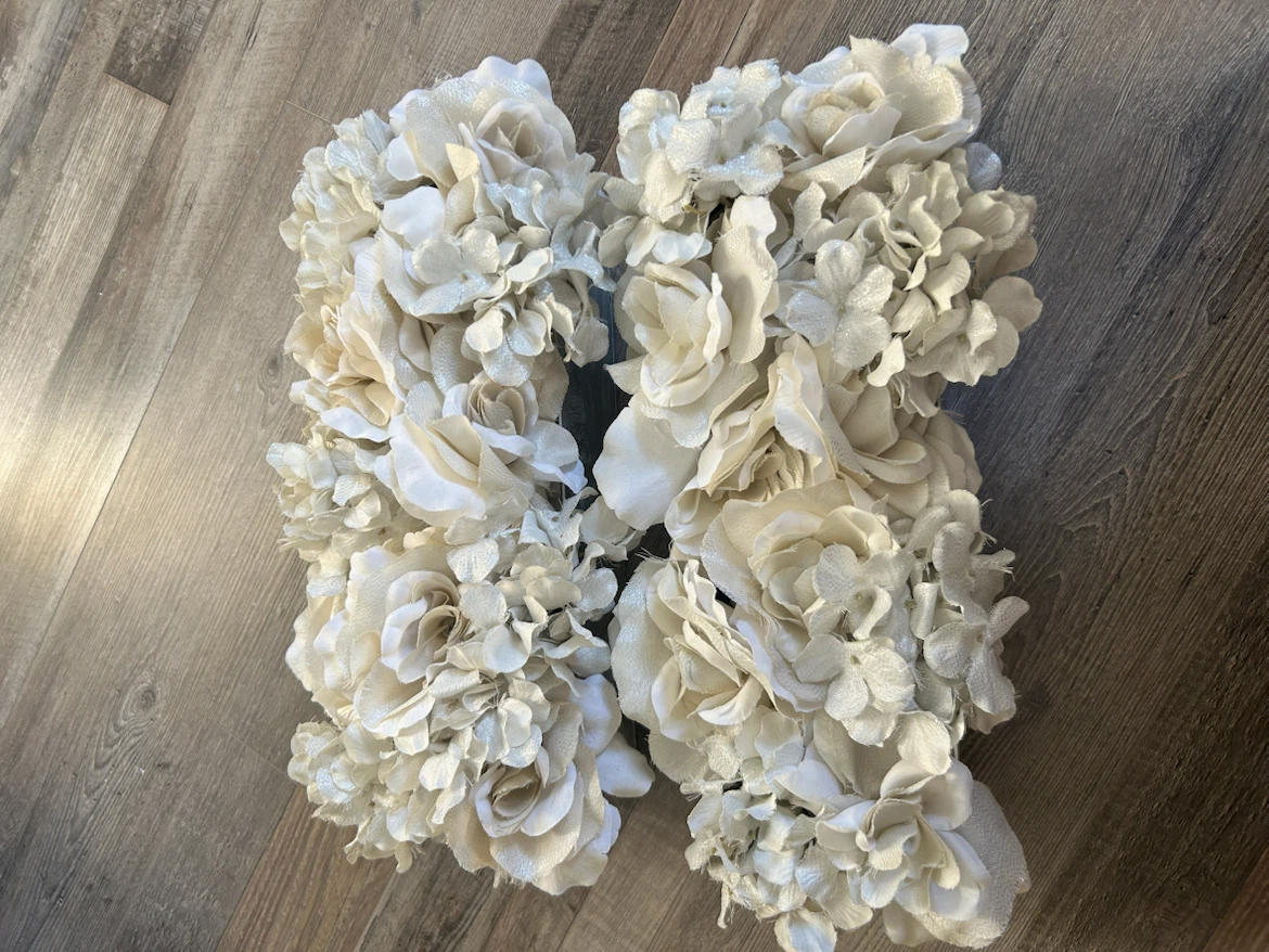 Set of Two Metal Floral Planters - photo 3