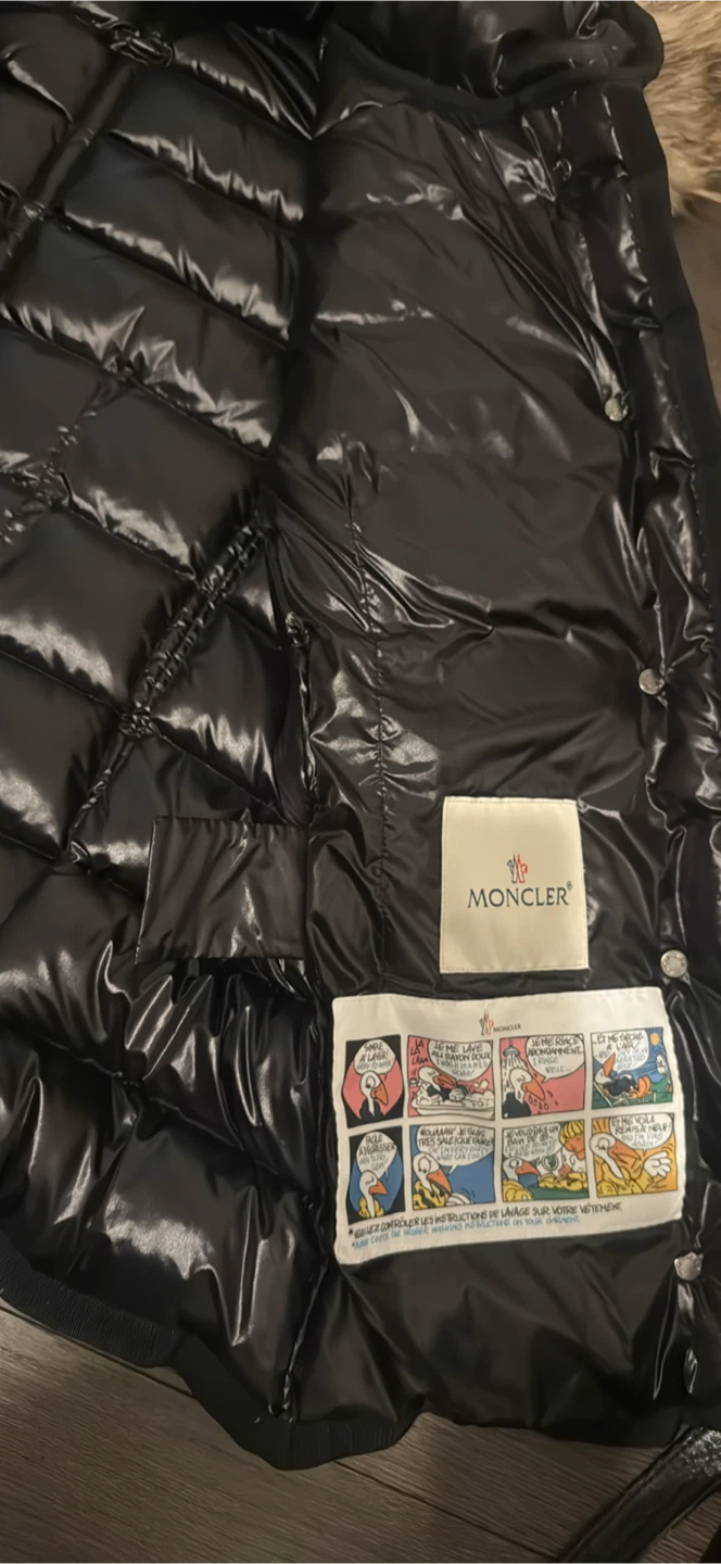 Moncler Puffer Jacket with Fur Hood - photo 4