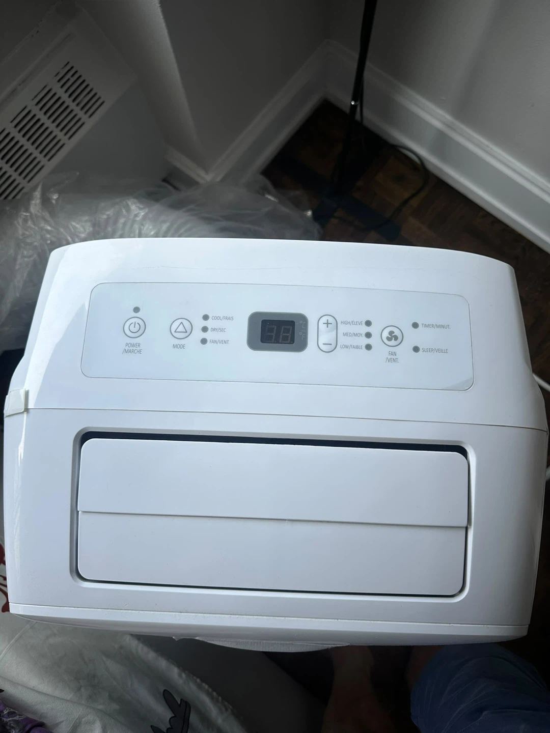 Hisense 10,000 BTU Portable Air Conditioner - photo 4