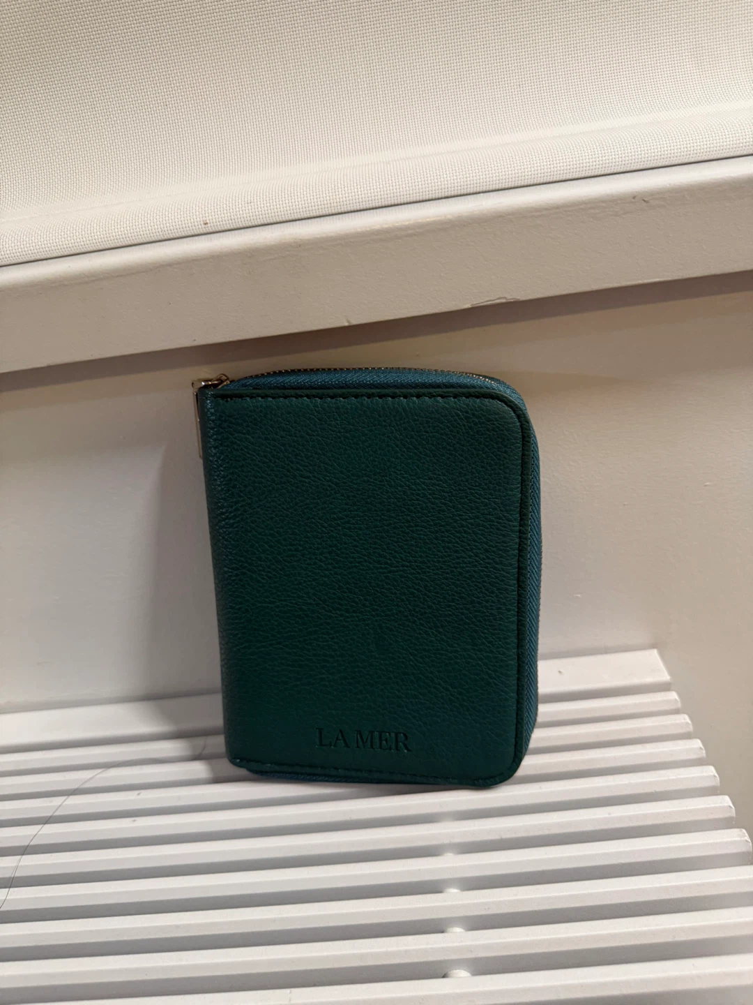 La Mer Zip Card Holder / Travel Wallet – Like New