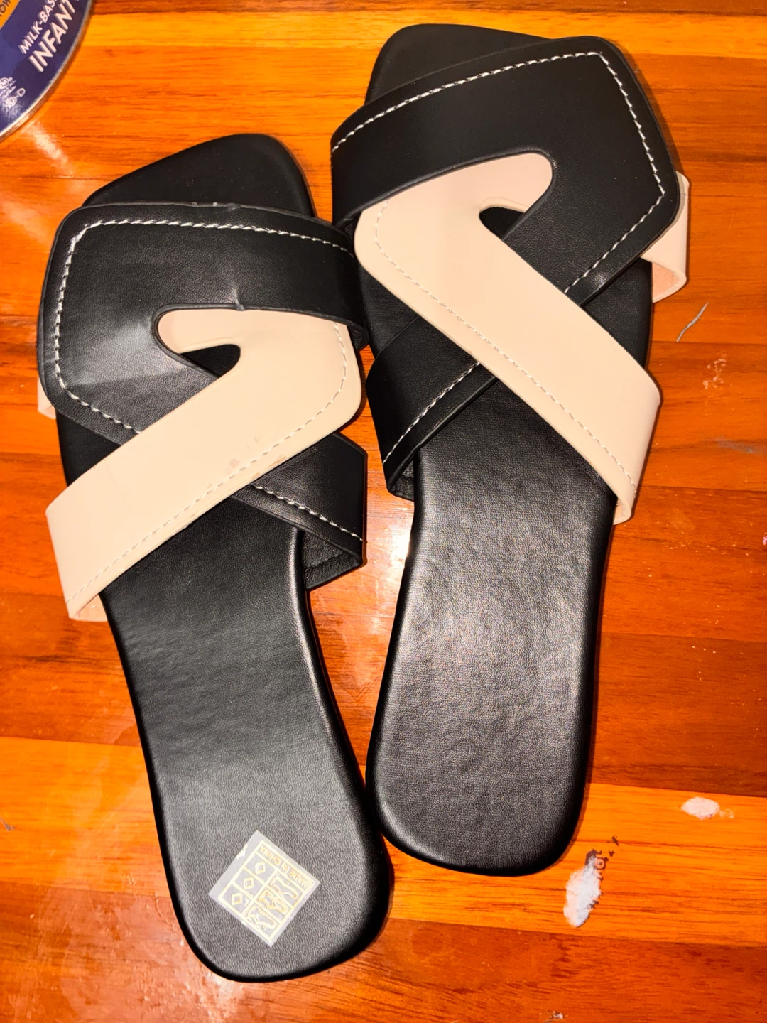 Set of Four Pairs of Stylish Women's Sandals - photo 4