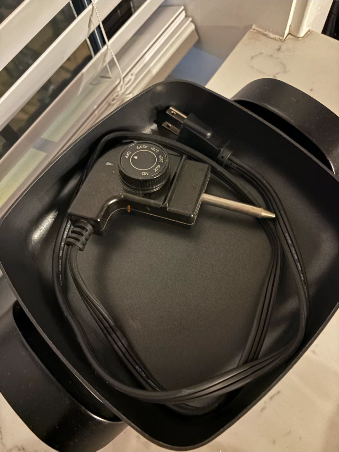 Electric Skillet with Glass Lid