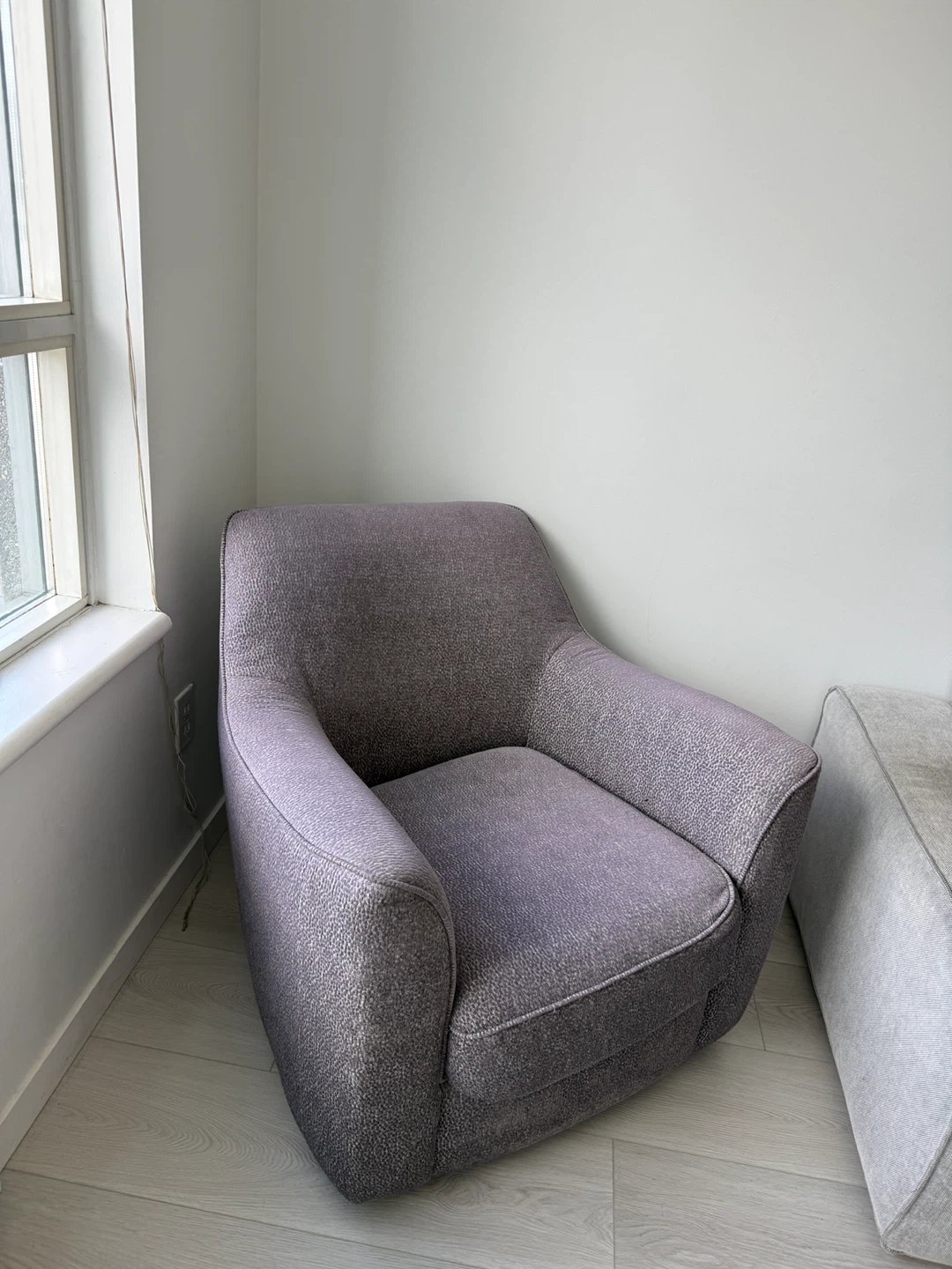 Opus 5.5 Medium Armchair - photo 2