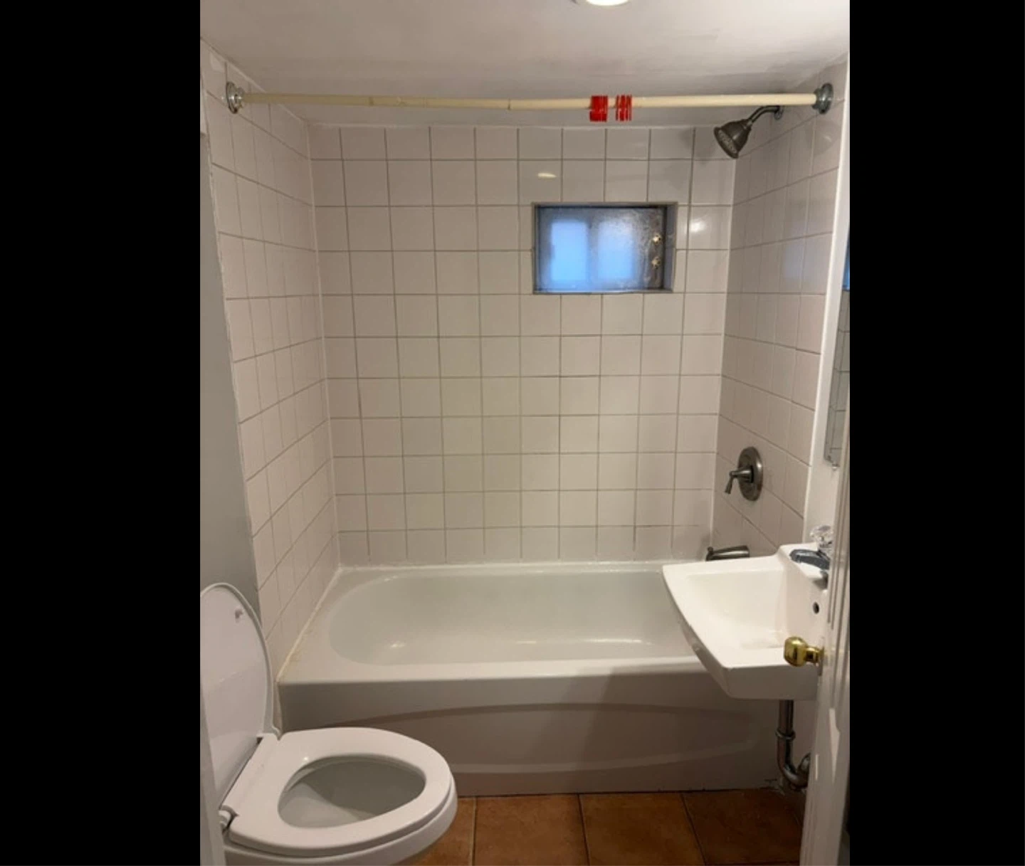 Unfurnished Room for rent - photo 2