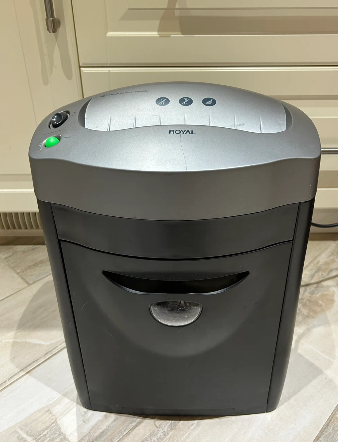 Royal 80x Confetti Cut Paper Shredder