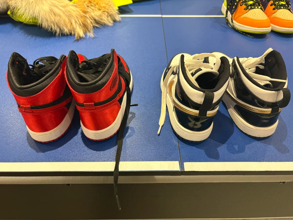 Two pairs of Jordan sneakers - photo 5