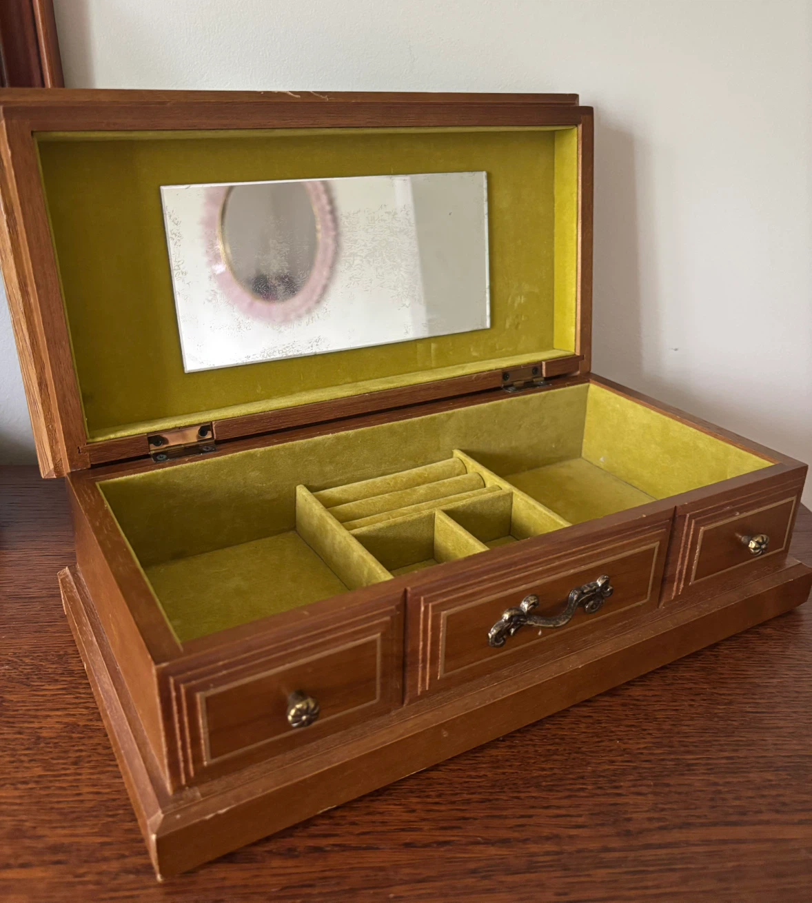 Vintage Wooden Jewellery Box Padded Leather Top