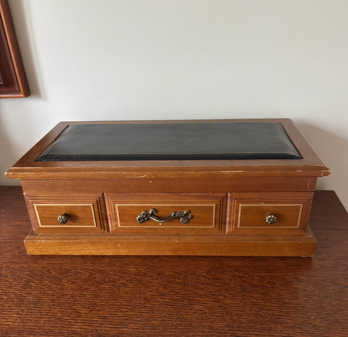 Vintage Wooden Jewellery Box Padded Leather Top - photo 2