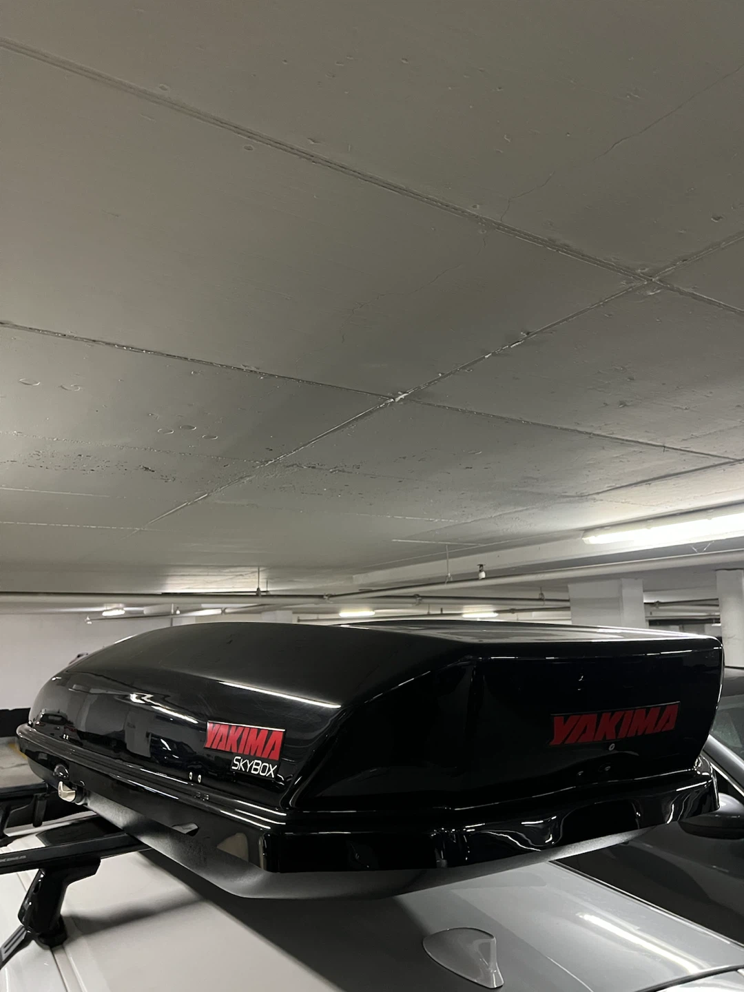 Yakima Skybox Pro 18 - 2 Keys - $600