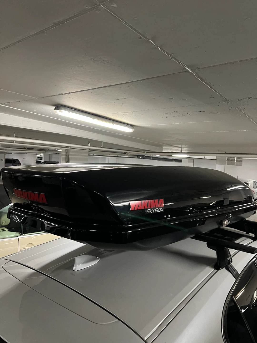 Yakima Skybox Pro 18 - 2 Keys - $600 - photo 3
