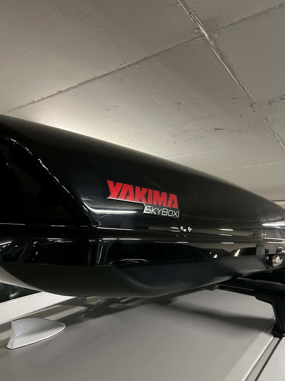 Yakima Skybox Pro 18 - 2 Keys - $600 - photo 4