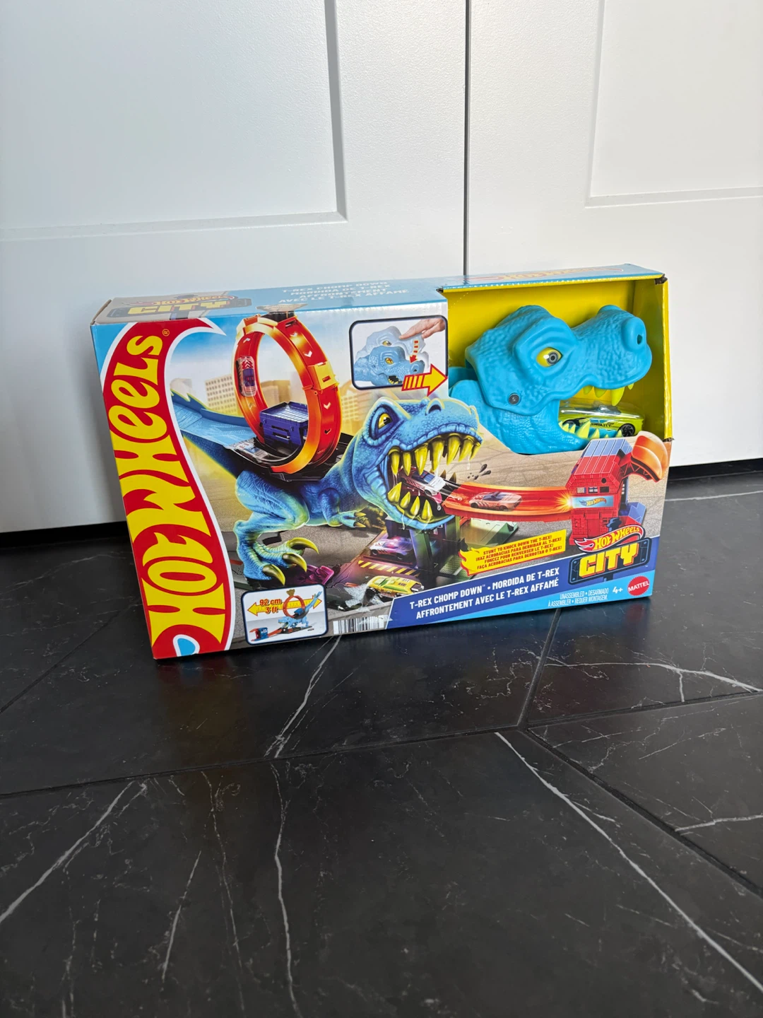 Hot Wheels City T- Rex Chomp Down