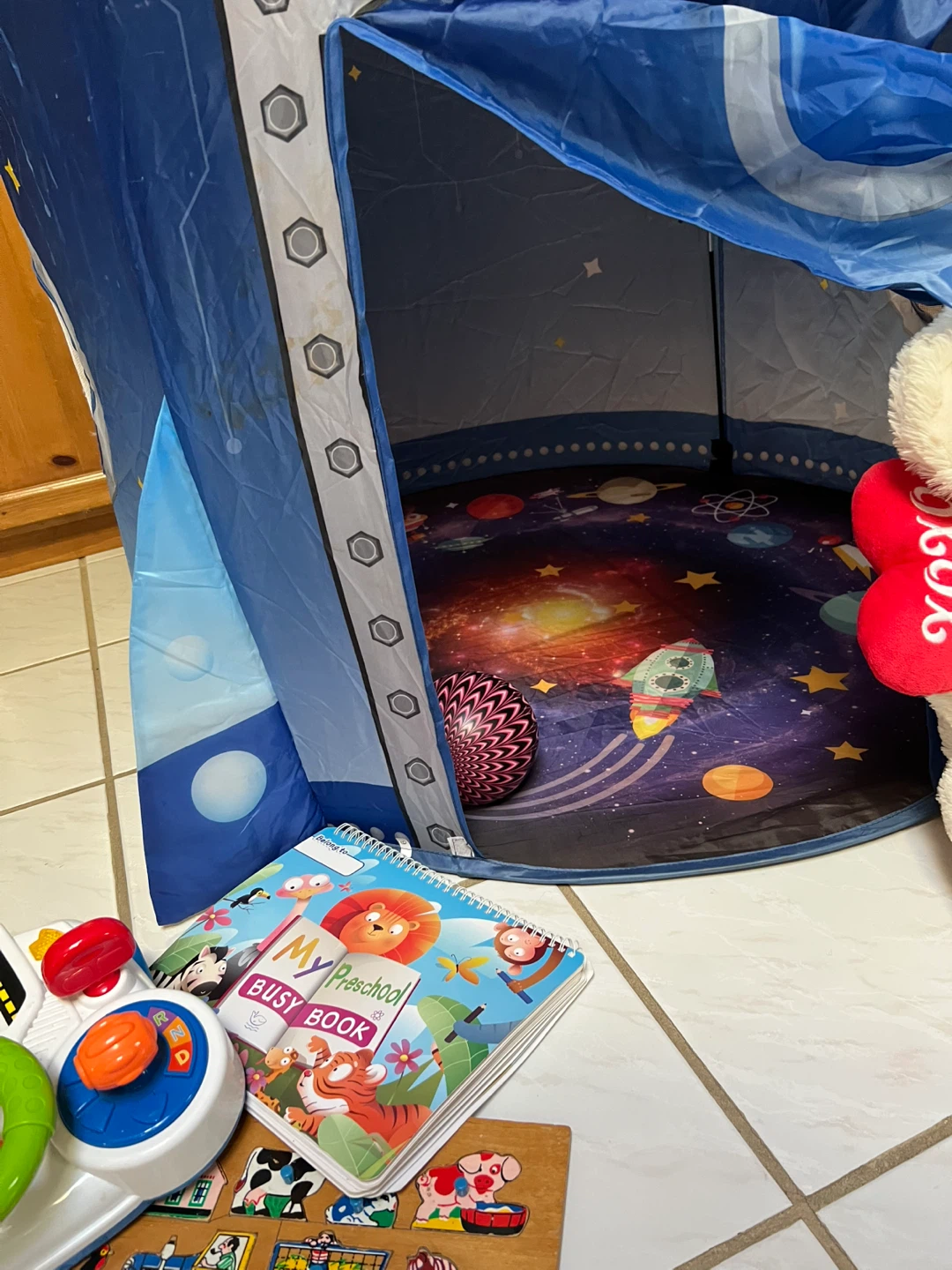 Play tent with toys - photo 2