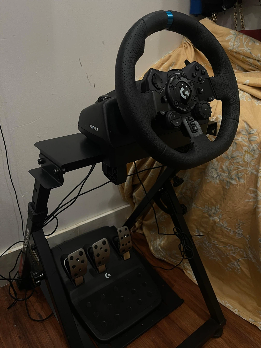 GTPlayer Racing Simulator Cockpit with Logitech Wheel - photo 2