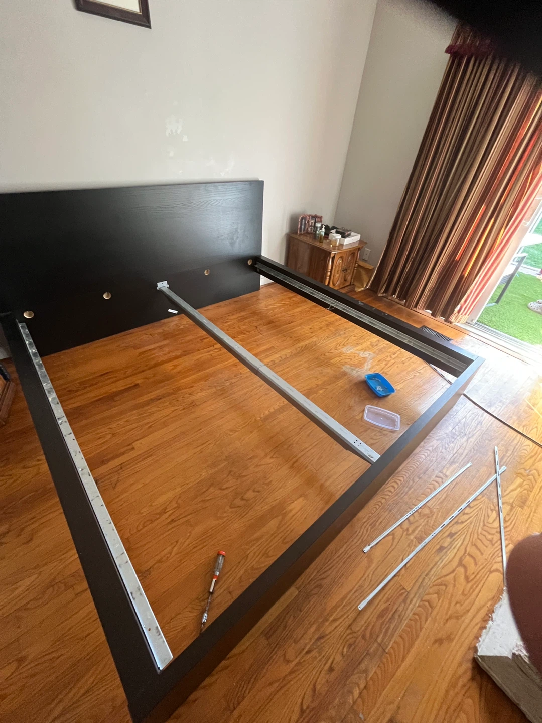 King size bed frame - photo 2