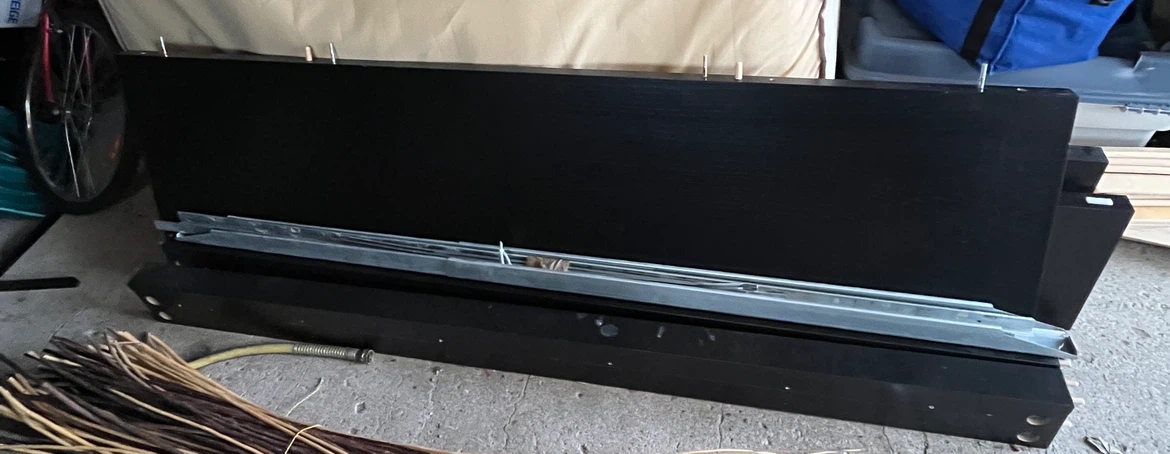 King size bed frame - photo 4