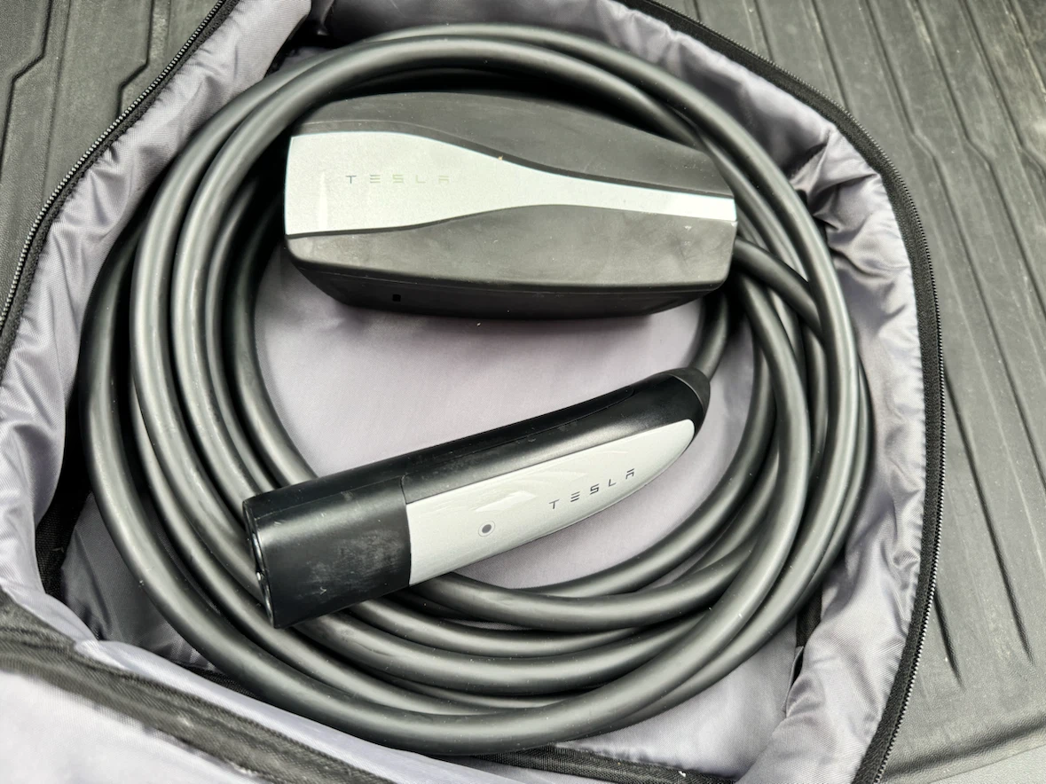 Tesla Mobile Connector Charger - photo 2