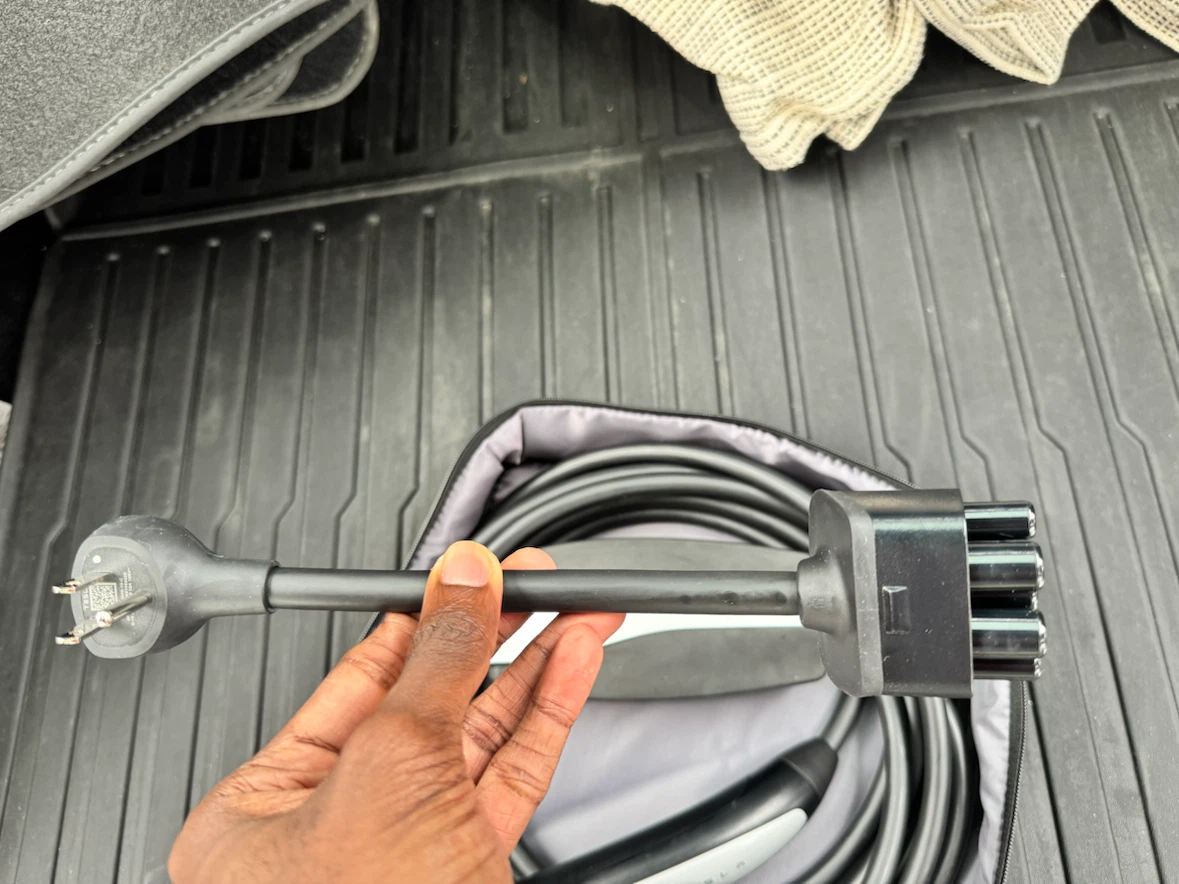 Tesla Mobile Connector Charger - photo 3