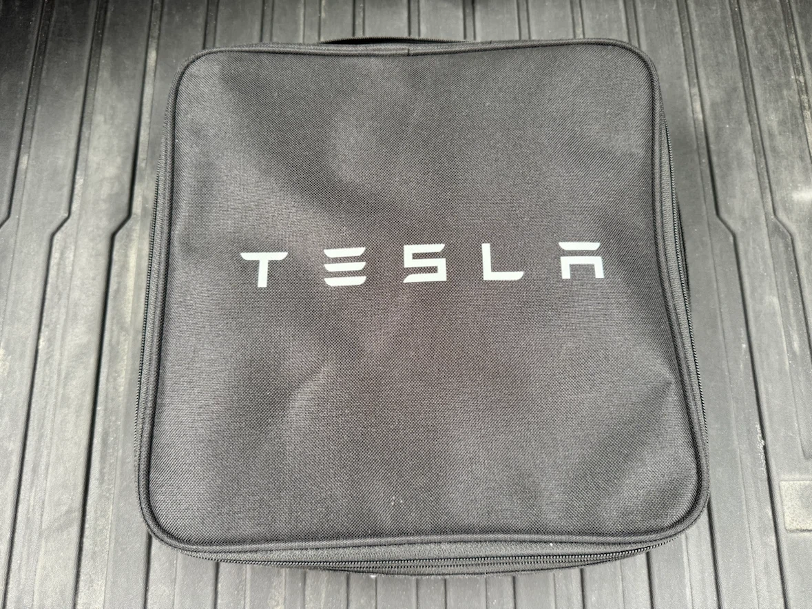 Tesla Mobile Connector Charger - photo 5