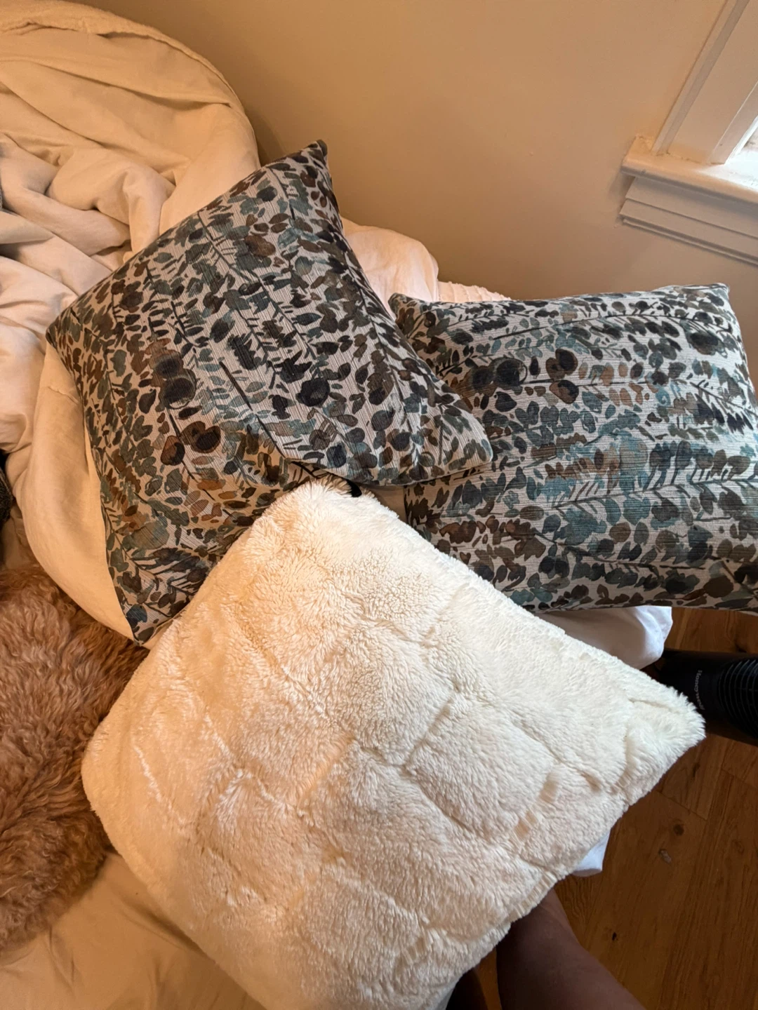 Set of 3 decorative throw pillows