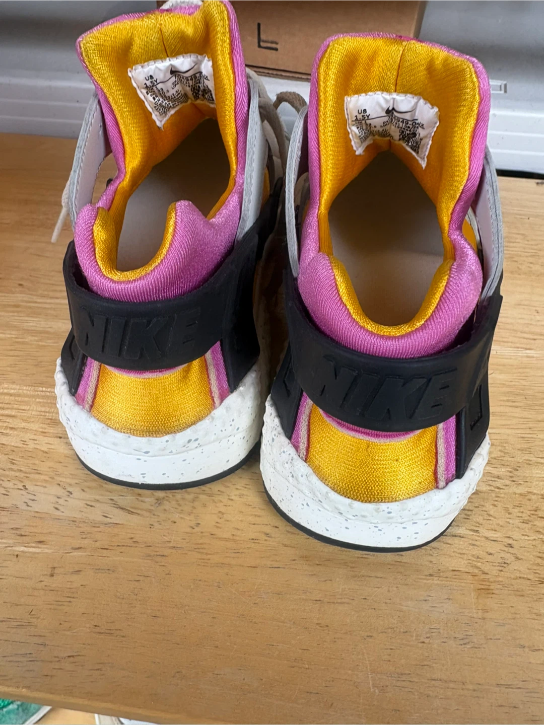 Nike Huarache Shoes Youth Size 1.5Y - photo 3
