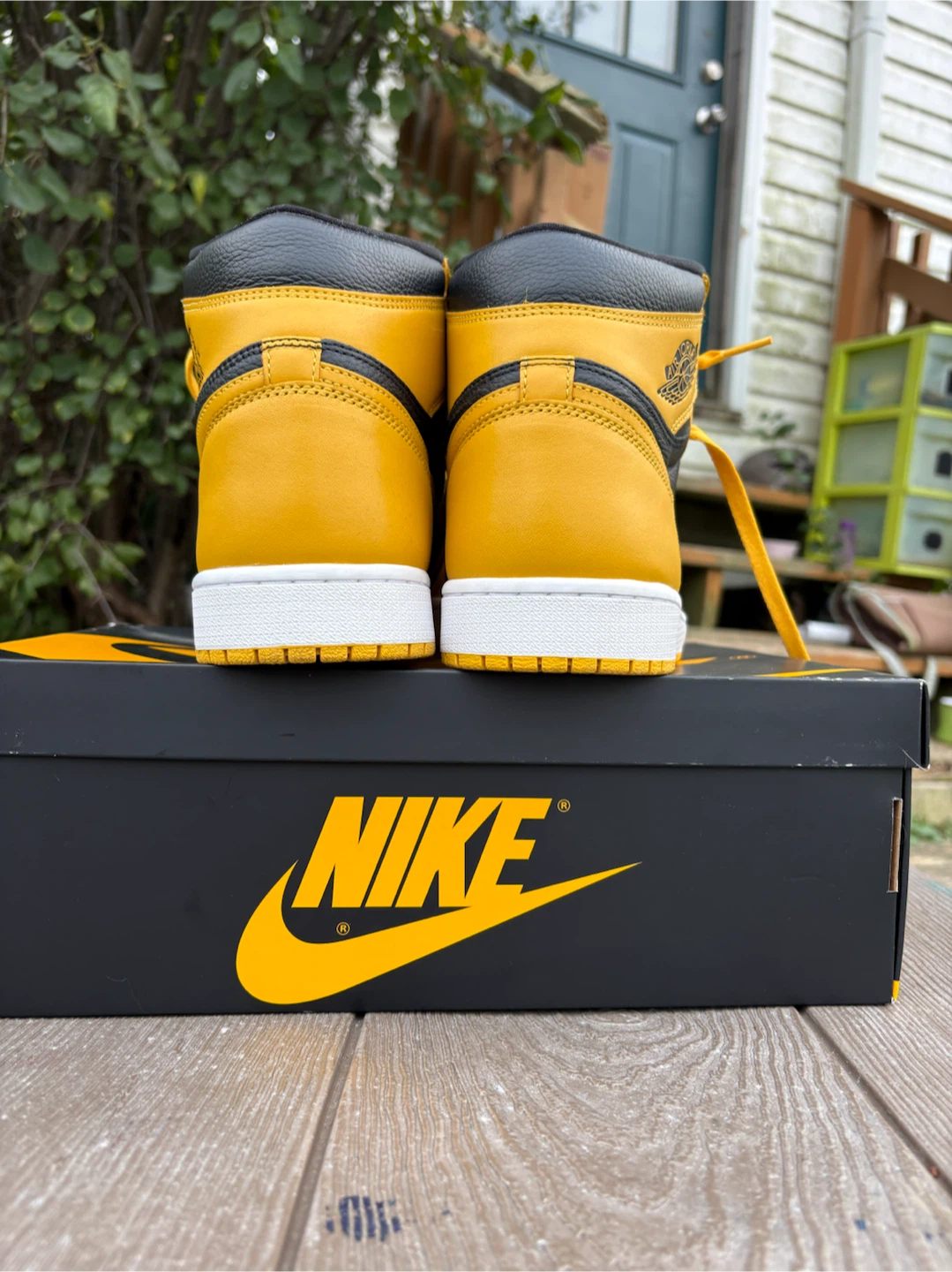 Nike Air Jordan 1  High Pollen - photo 5