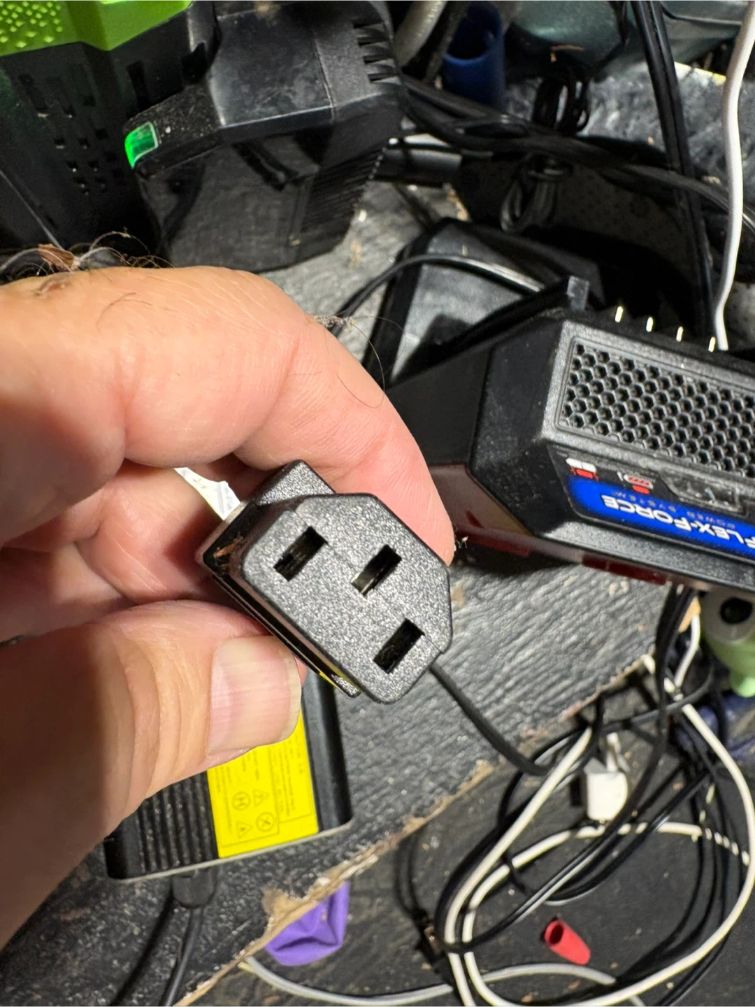 YZPOWER-450 Power Charger 54.6V 5A - photo 2