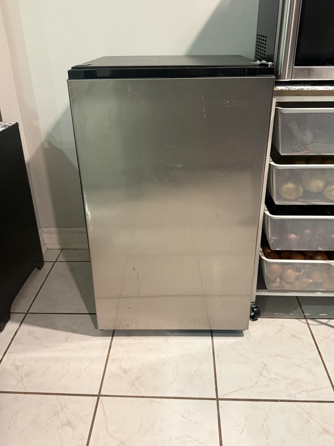 Vassani Compact Mini Fridge