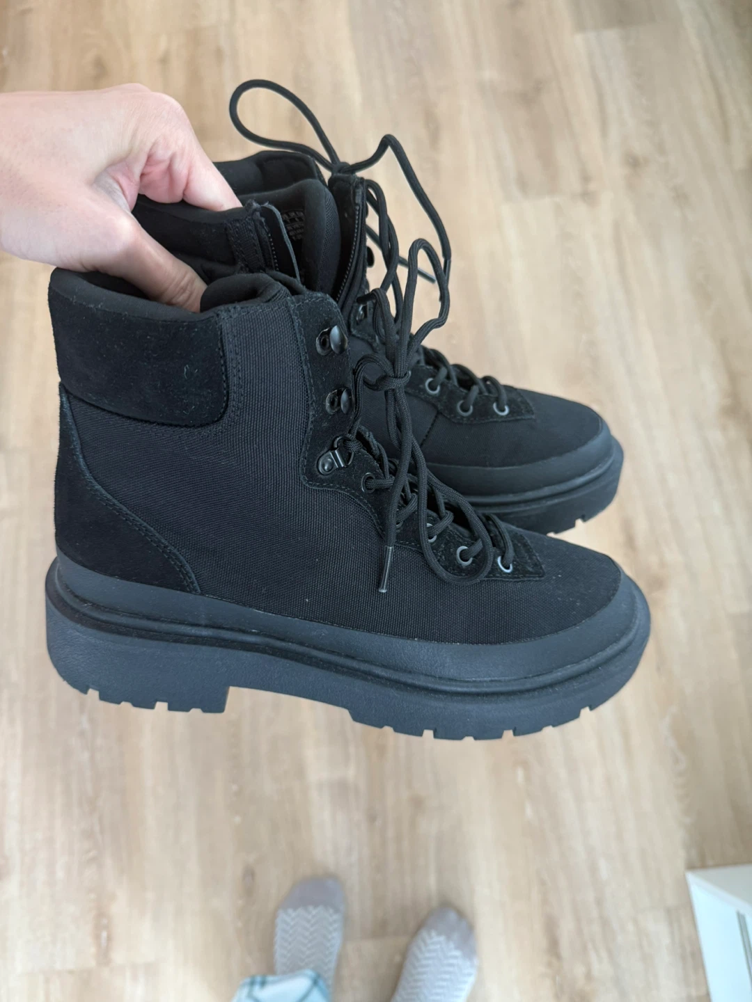 Uniqlo Black Lace-Up Boots, men us7, woman us9 - photo 2