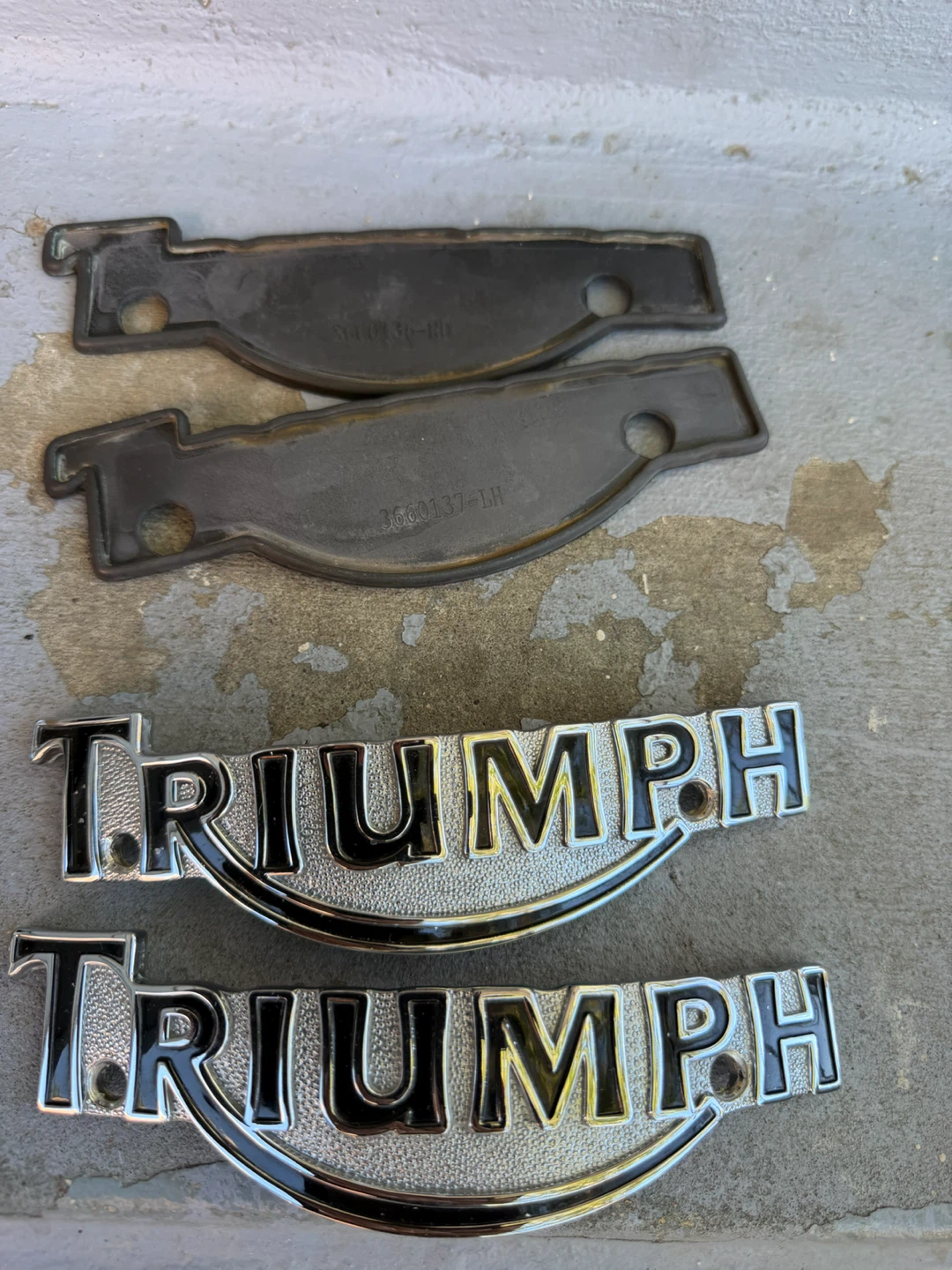 Set of Triumph Motorcycle Tank Badges - photo 2