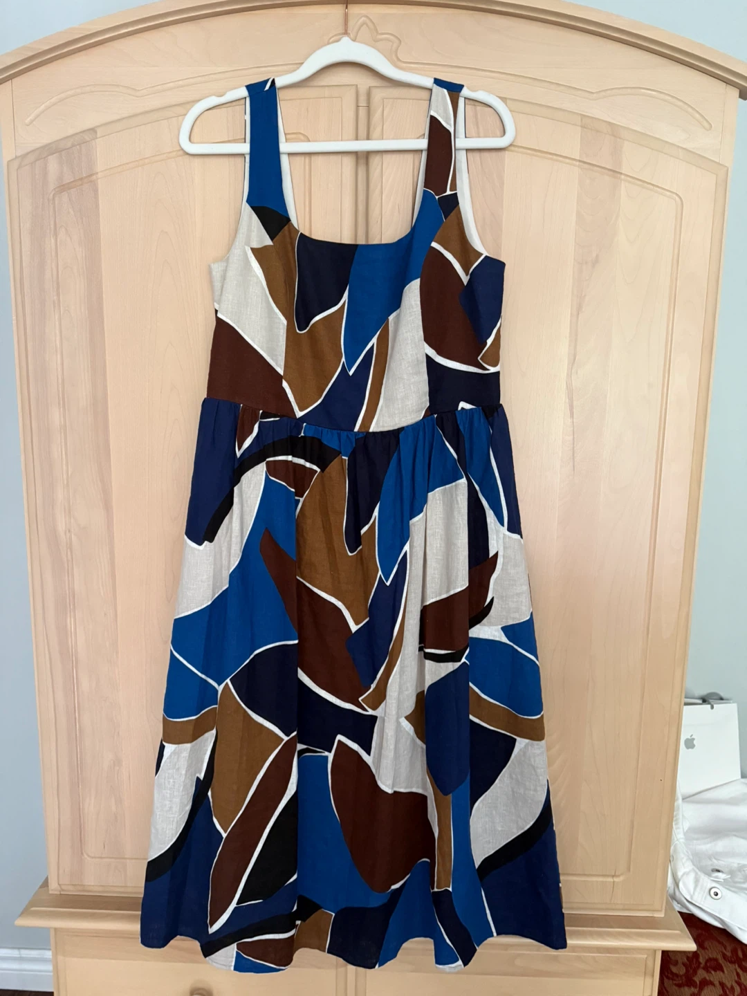 Reitmans abstract print midi dress Medium
