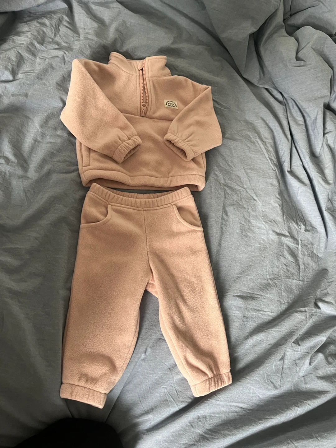Fits for a 6 month old - Carter's Baby Girl Microfleece Set - photo 2