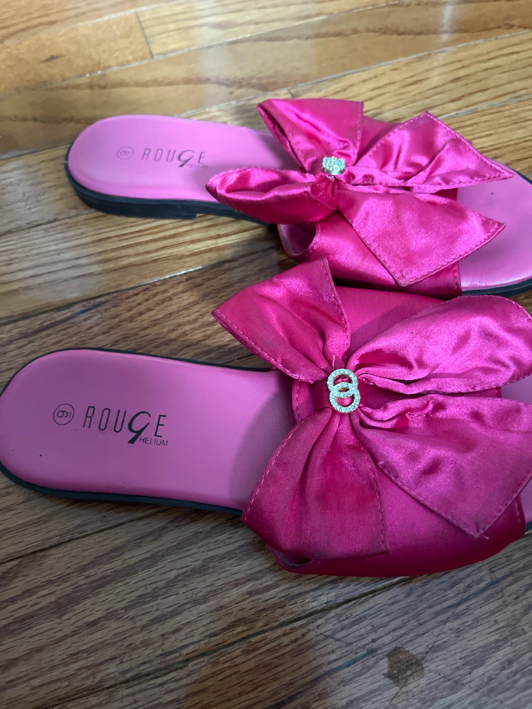 Rouge Helium Hot Pink Bow Slides