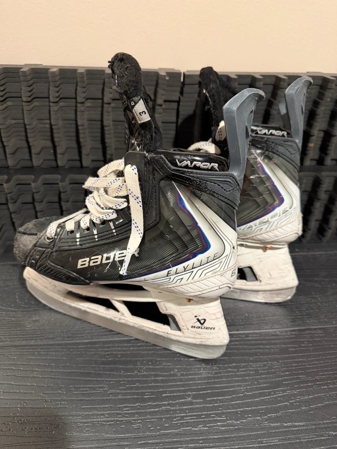 Bauer flylites skates Size 3 D