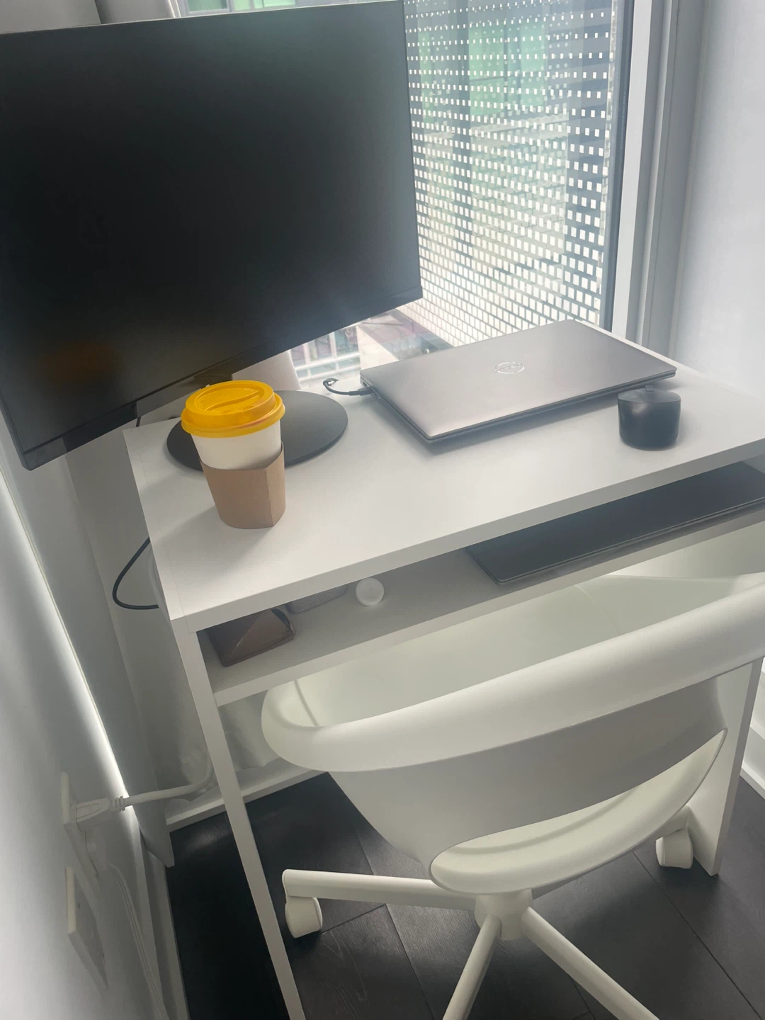 Compact white desk + swivel chair - photo 3